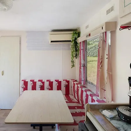 Feriehus Mobilehome Chez Dede *